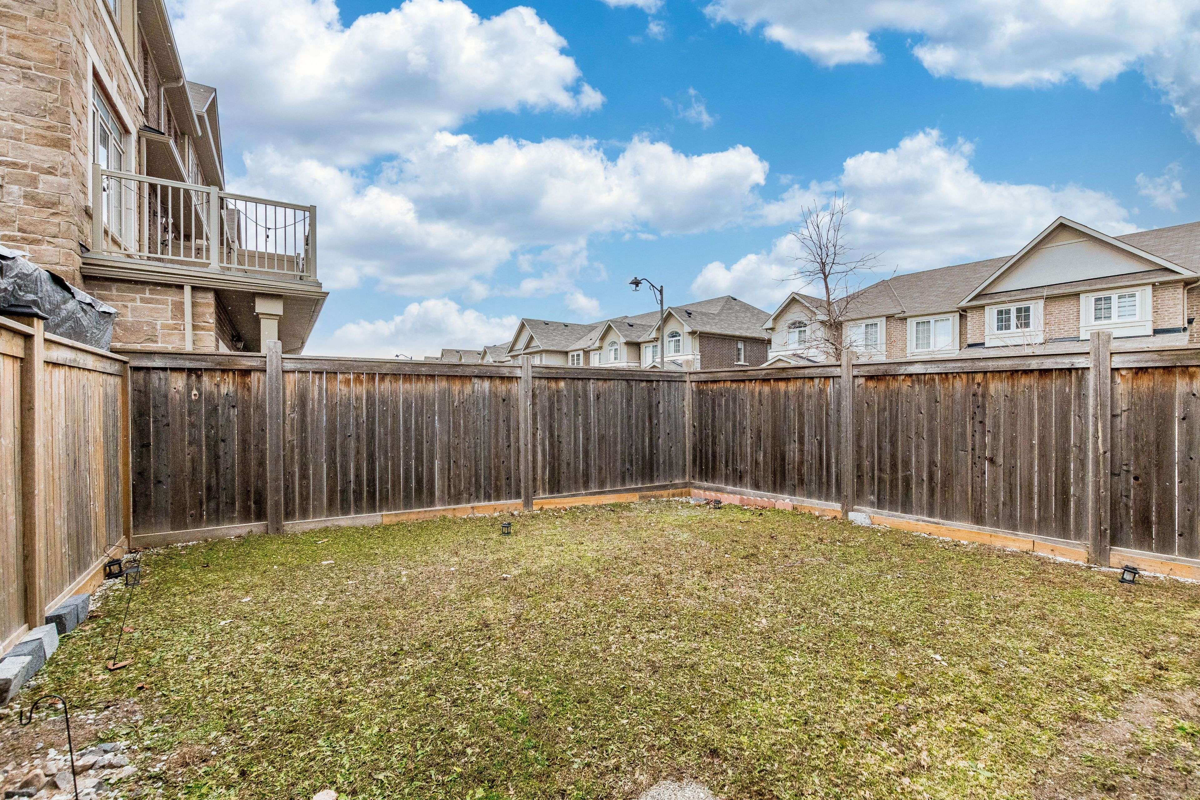 Oakville, ON L6H 0W9,3254 Mockingbird Common N/A