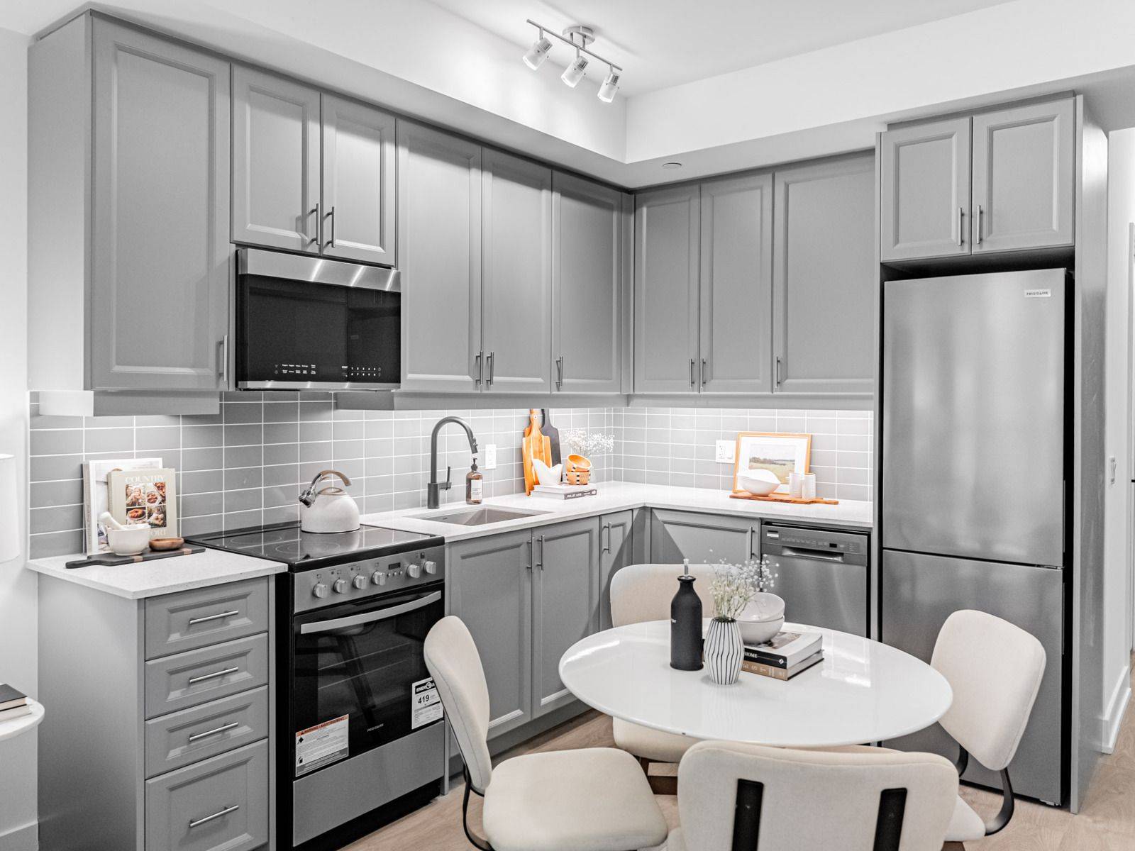 Oakville, ON L6M 0X7,2333 Khalsa Gate #301