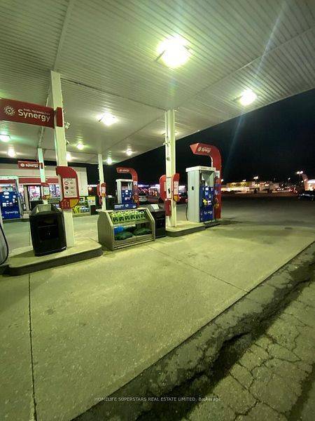 Niagara Falls, ON L2H 0L4,8214 Lundy's  LN E