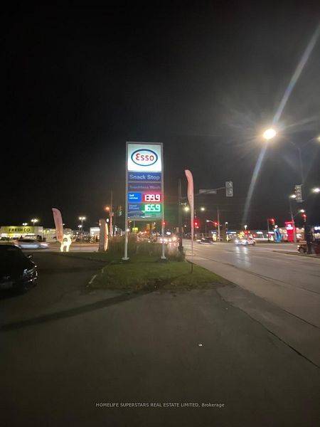 Niagara Falls, ON L2H 0L4,8214 Lundy's  LN E