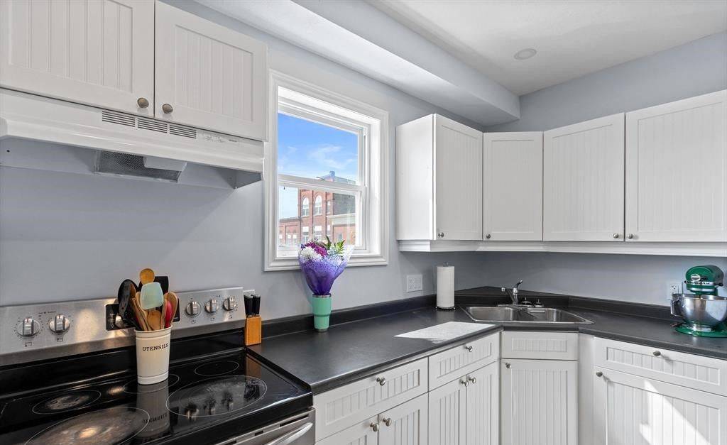 Minto, ON N0G 1Z0,4 ELORA ST N