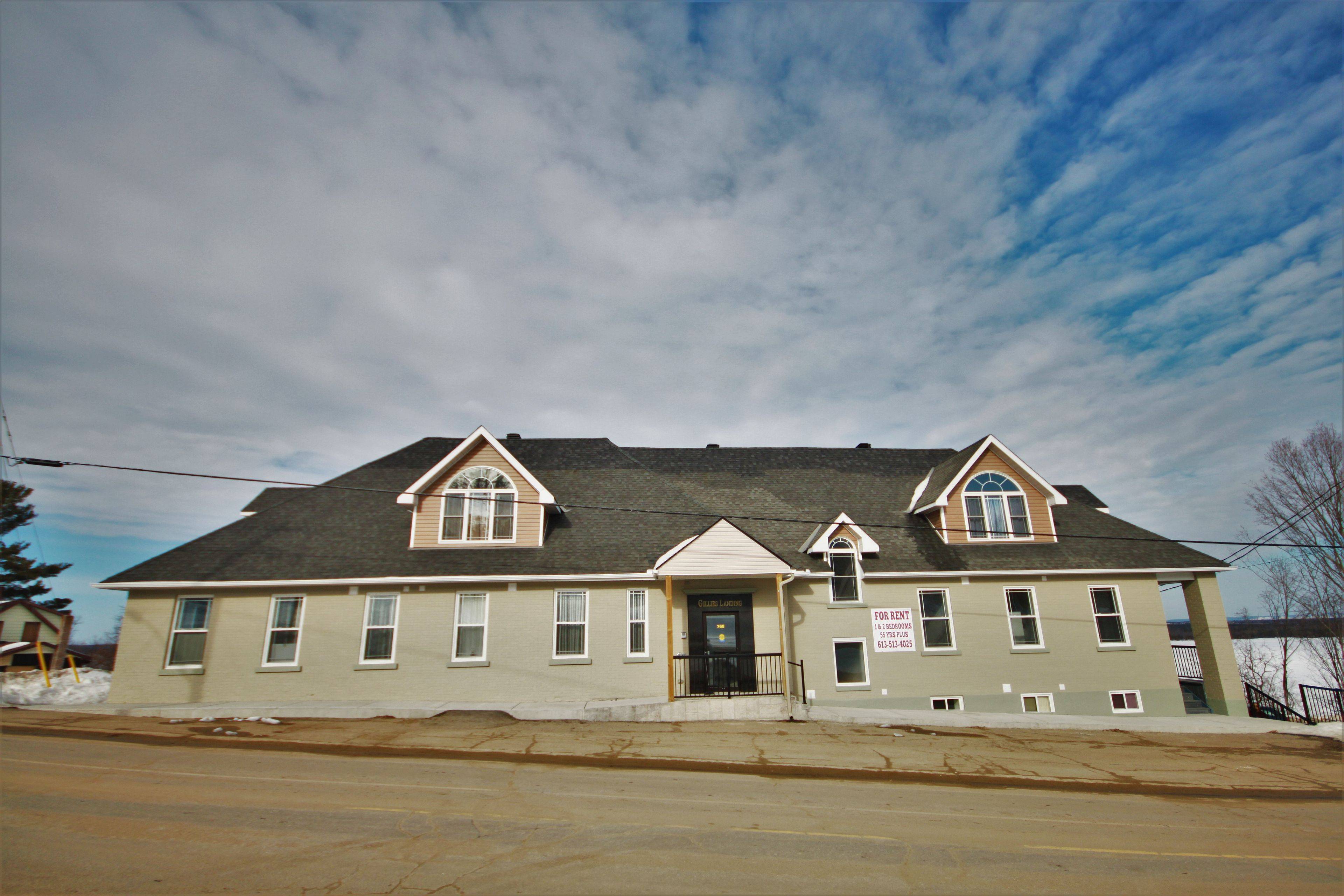 Mcnab/braeside, ON K0A 1G0,768 Usborne ST #5