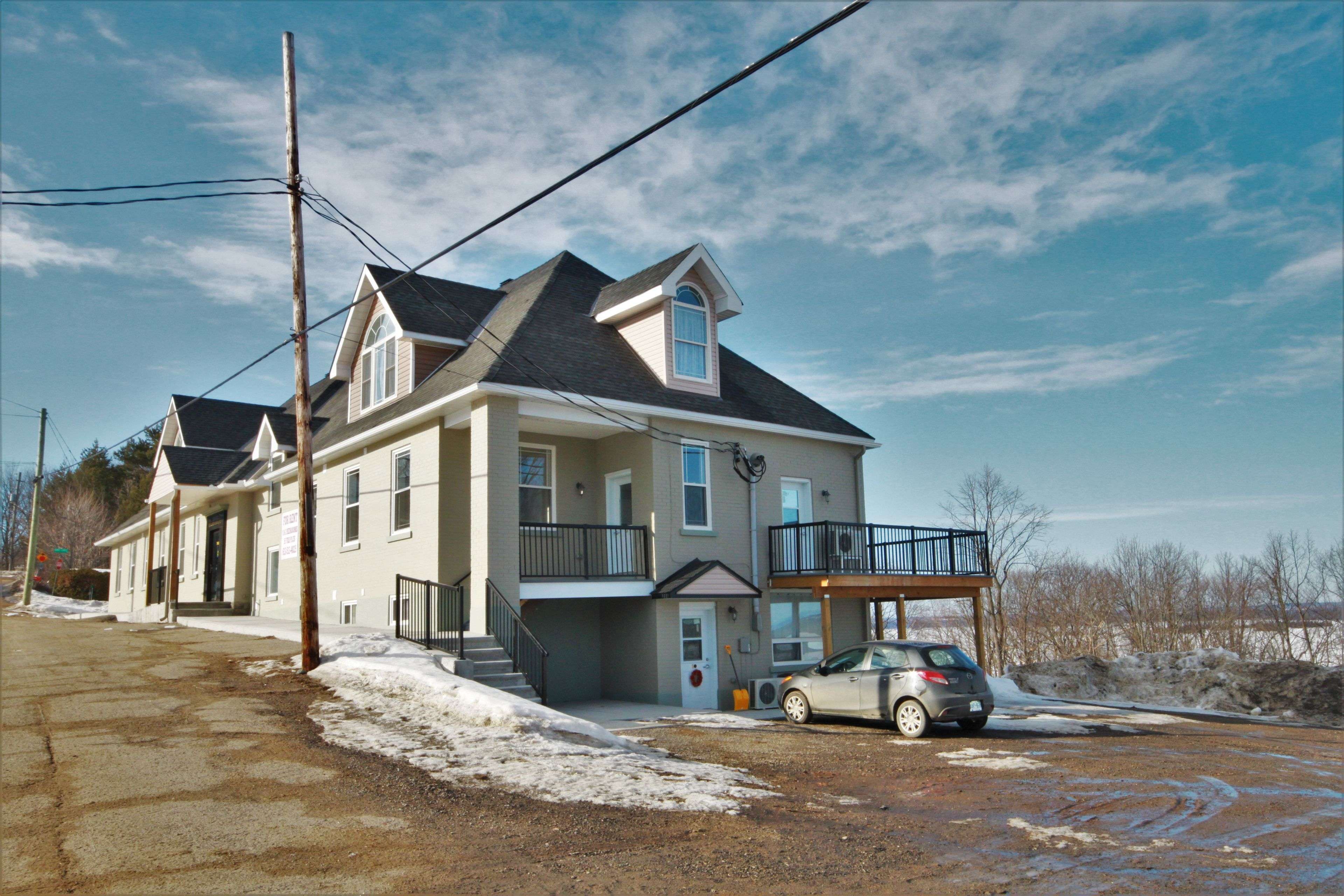 Mcnab/braeside, ON K0A 1G0,768 Usborne ST #5