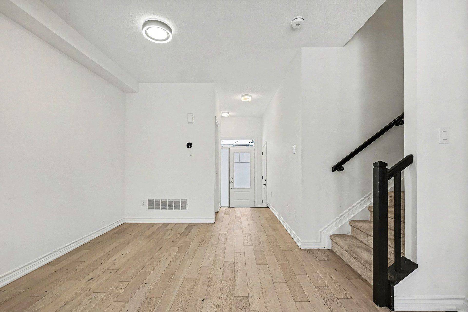 Barrhaven, ON K2J 3V5,520 Flagstaff DR