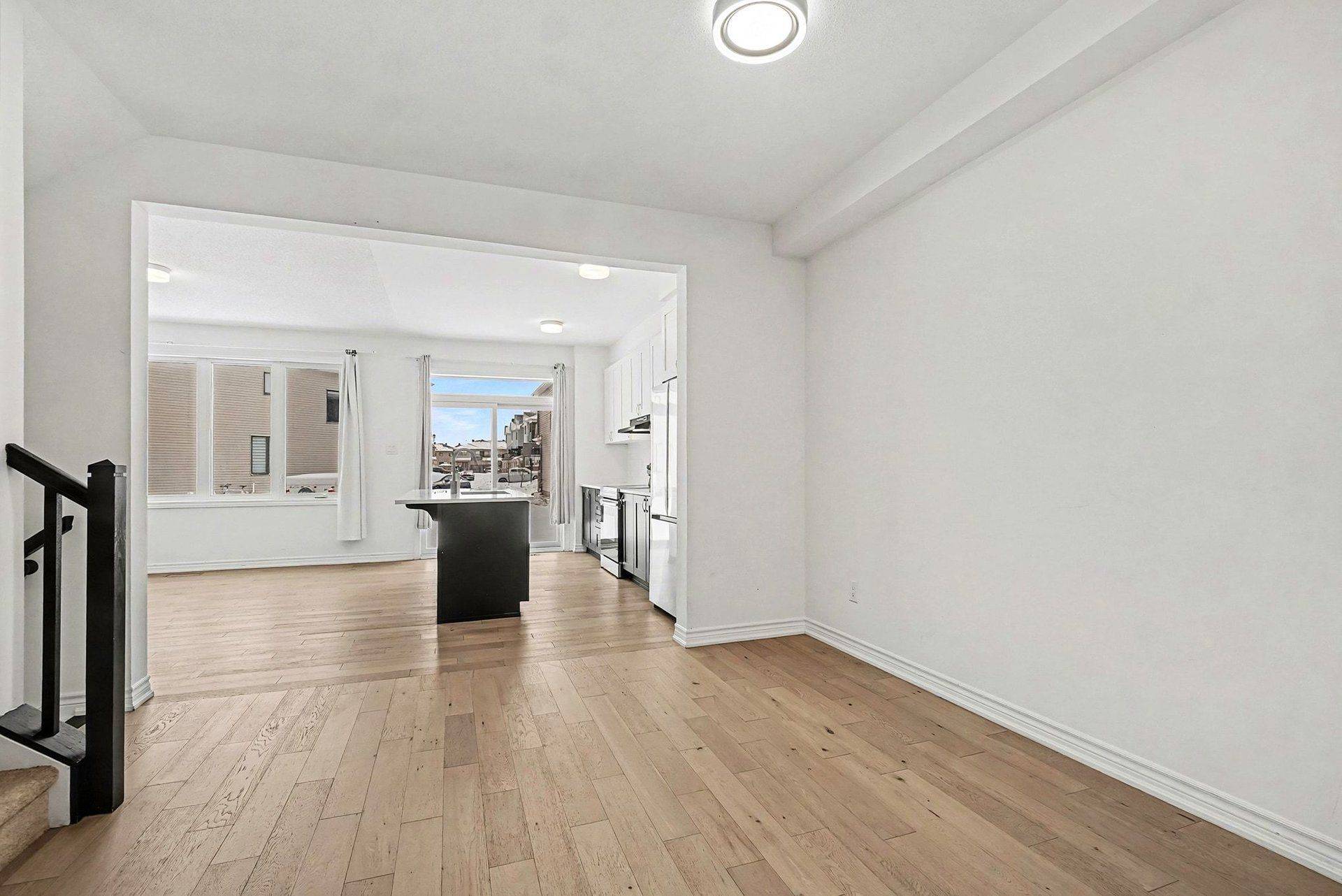 Barrhaven, ON K2J 3V5,520 Flagstaff DR