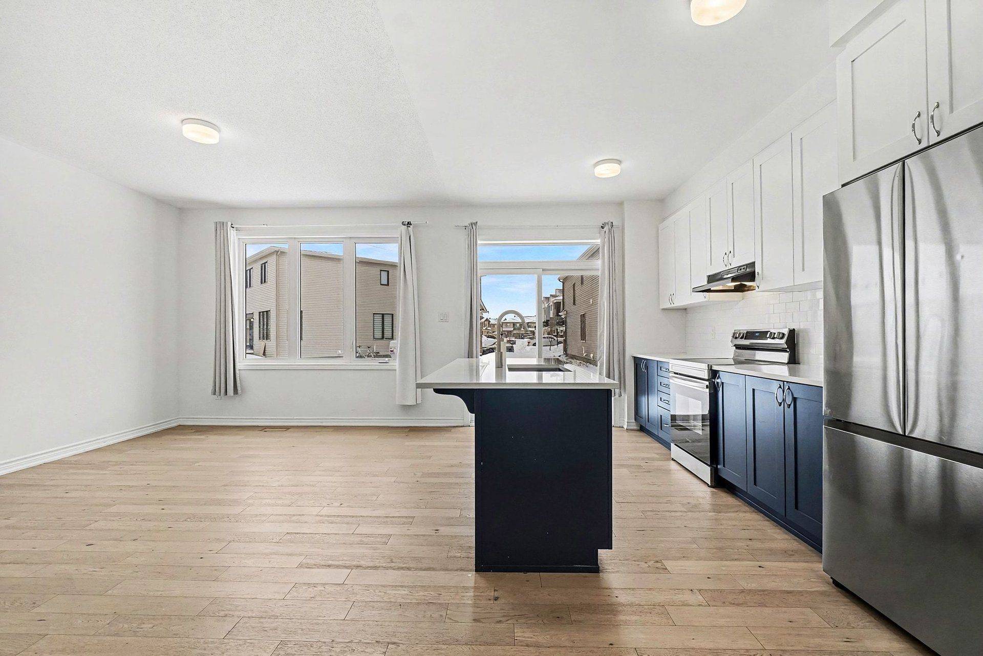 Barrhaven, ON K2J 3V5,520 Flagstaff DR