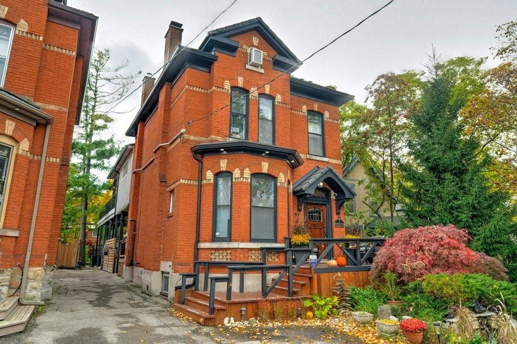 Hamilton, ON L8P 2M1,7 Homewood AVE