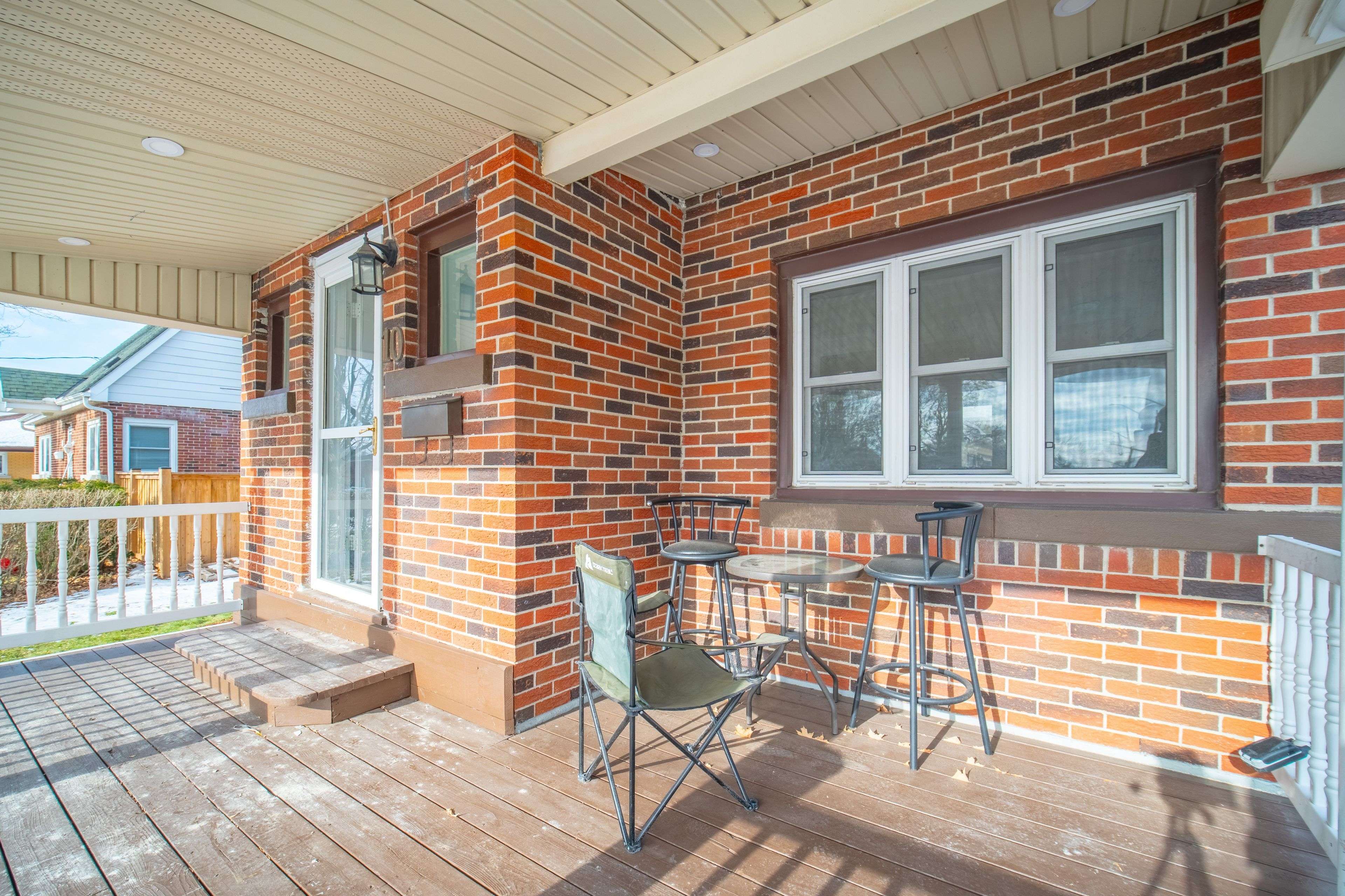 Cambridge, ON N1R 2C5,10 Monroe ST N ##Upper