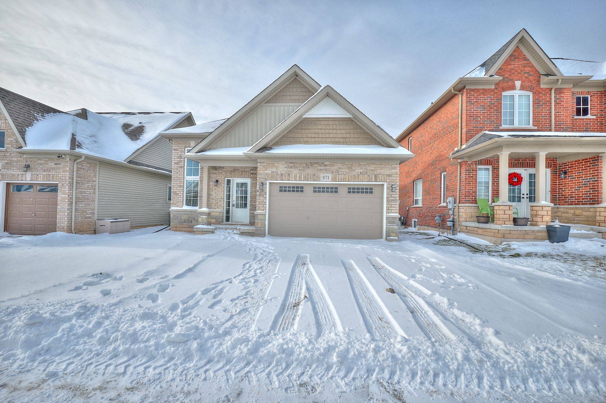 Fort Erie, ON L2A 0E3,871 Burwell ST