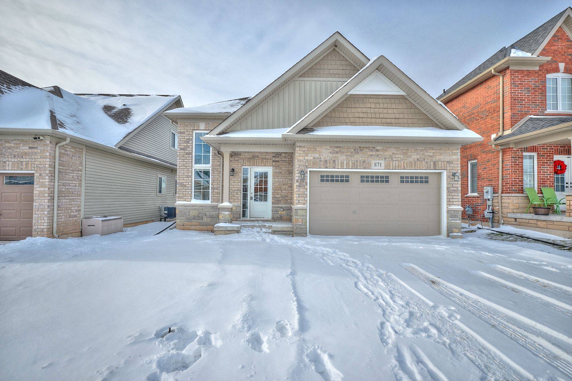 Fort Erie, ON L2A 0E3,871 Burwell ST