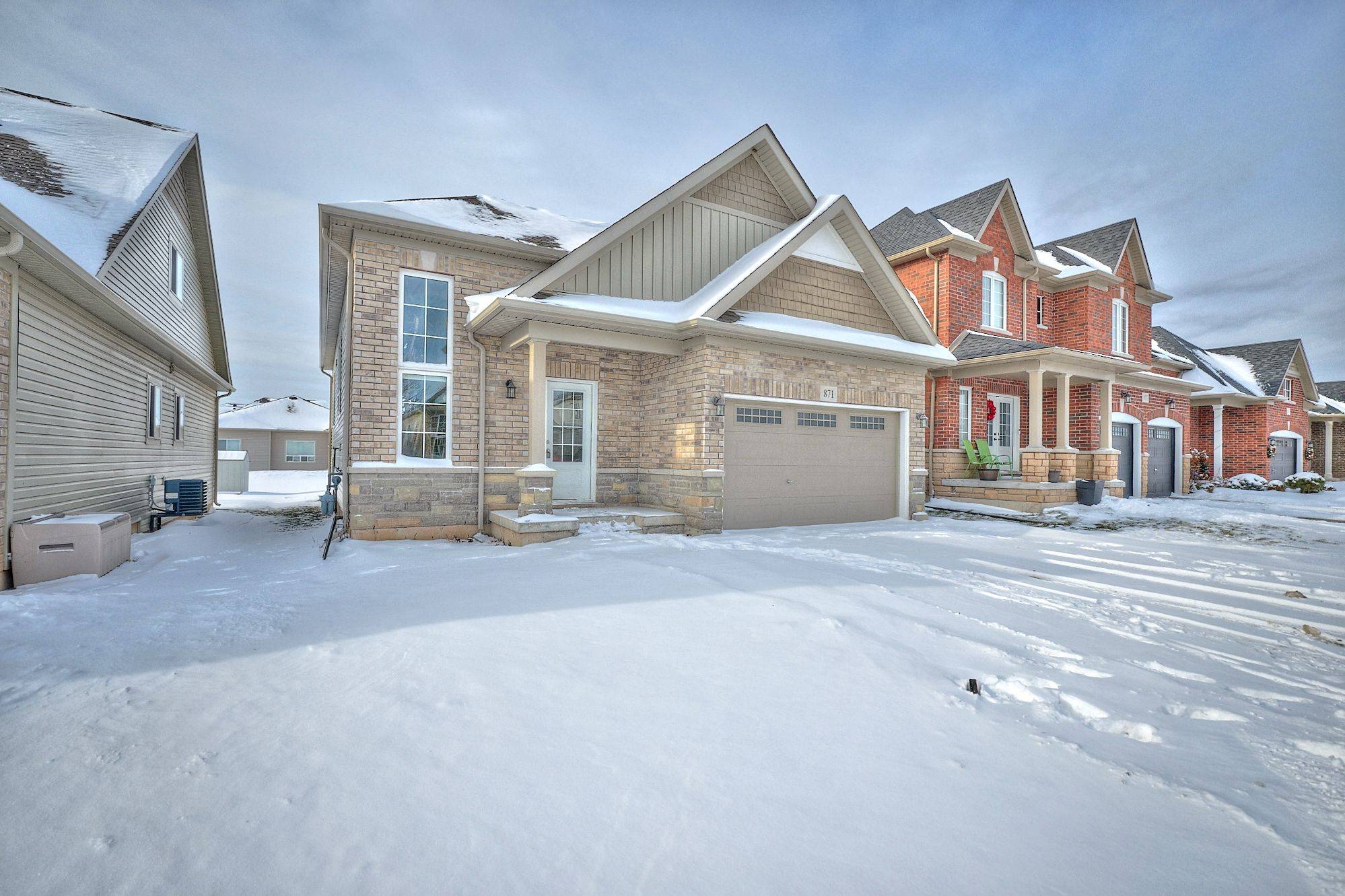 Fort Erie, ON L2A 0E3,871 Burwell ST