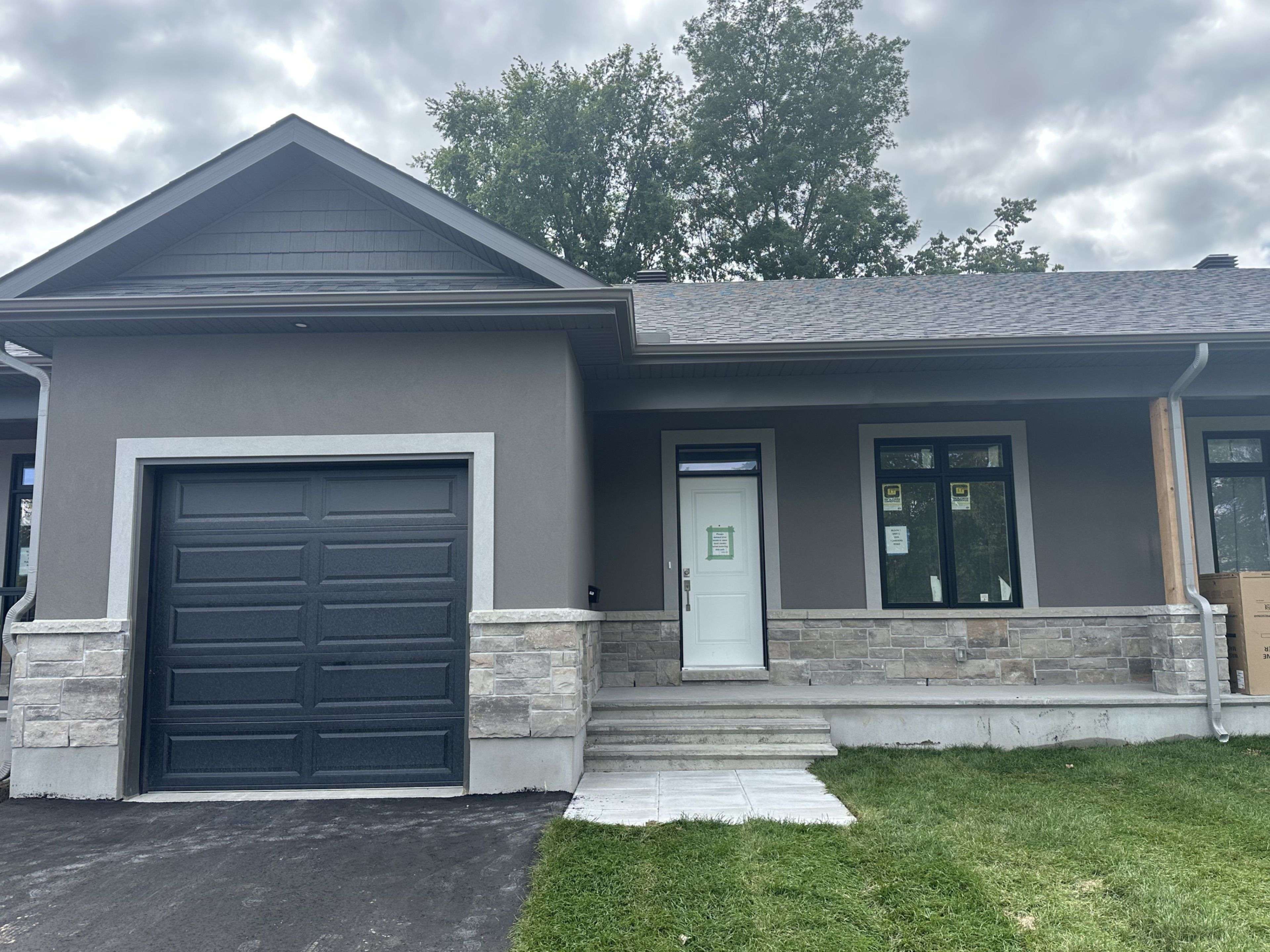 Brockville, ON K6V 0A3,1539 FLANDERS RD