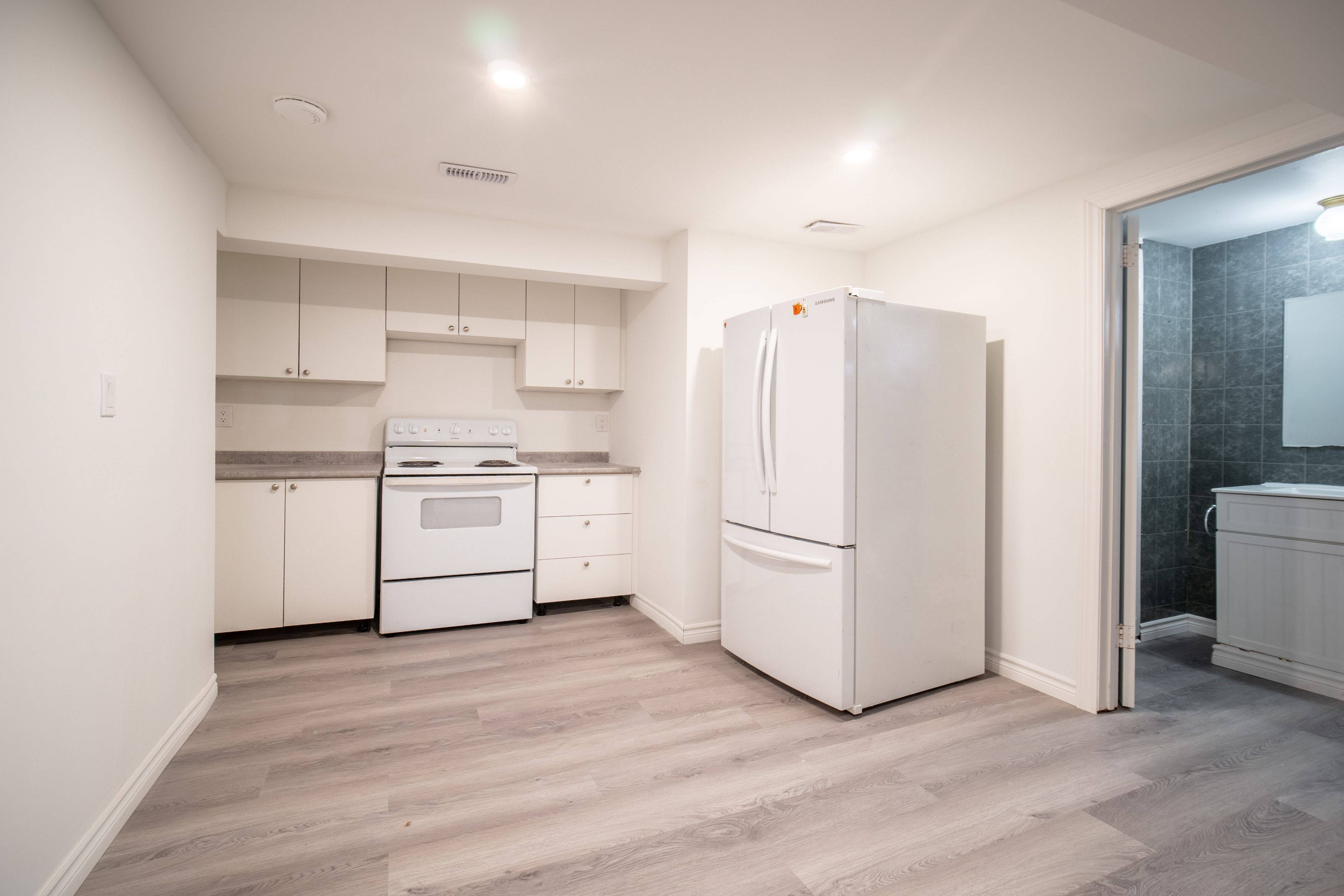 Cambridge, ON N1R 2C5,10 Monroe ST N ##Bsmt