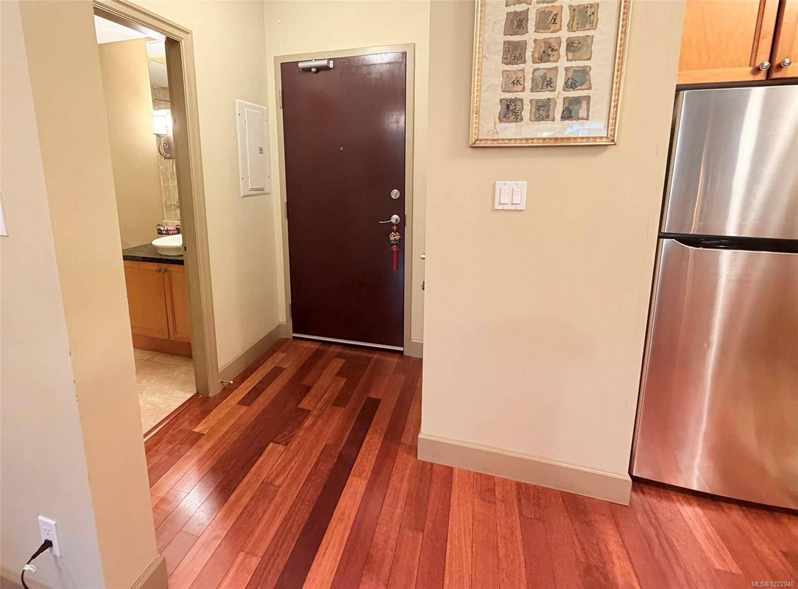 Saanich, BC V8N 0A1,1620 McKenzie Ave #210