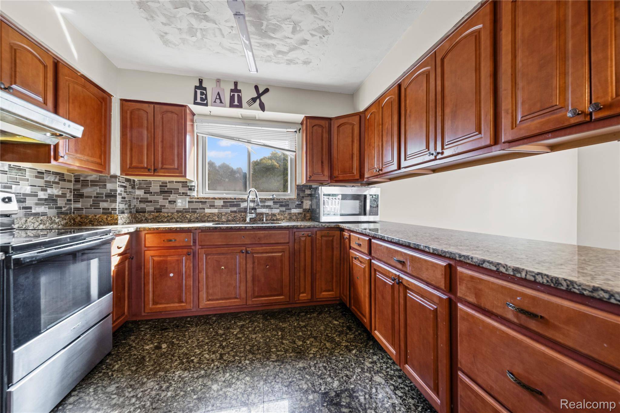 Sterling Heights, MI 48310,2168 Keystone DR