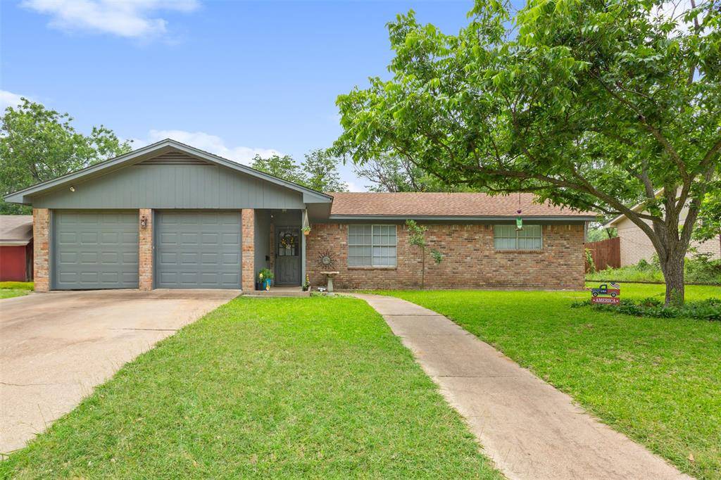 Hewitt, TX 76643,208 Alamosa Drive