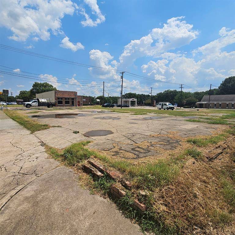 Lancaster, TX 75146,103-107 S Dallas Avenue