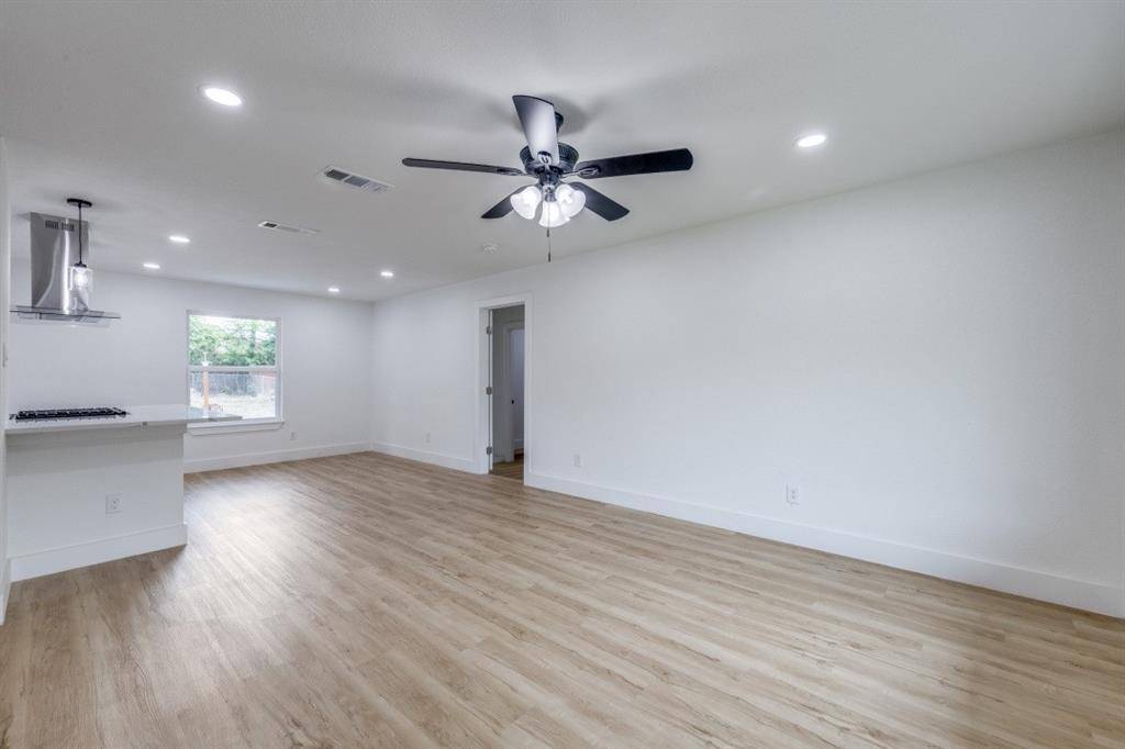 Arlington, TX 76010,910 Darlene Lane