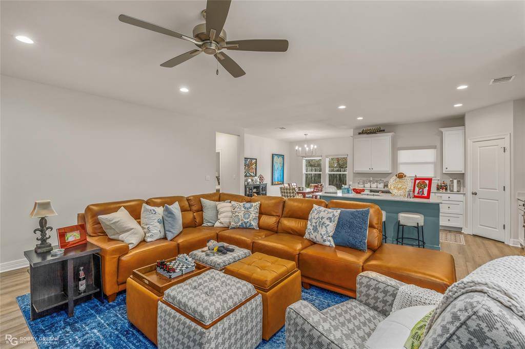 Shreveport, LA 71106,323 Mousse Ruelle