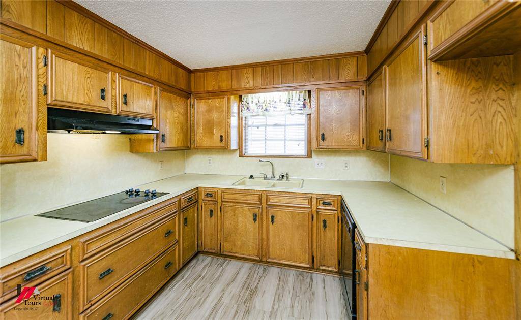 Shreveport, LA 71119,1806 Old Oaks Street