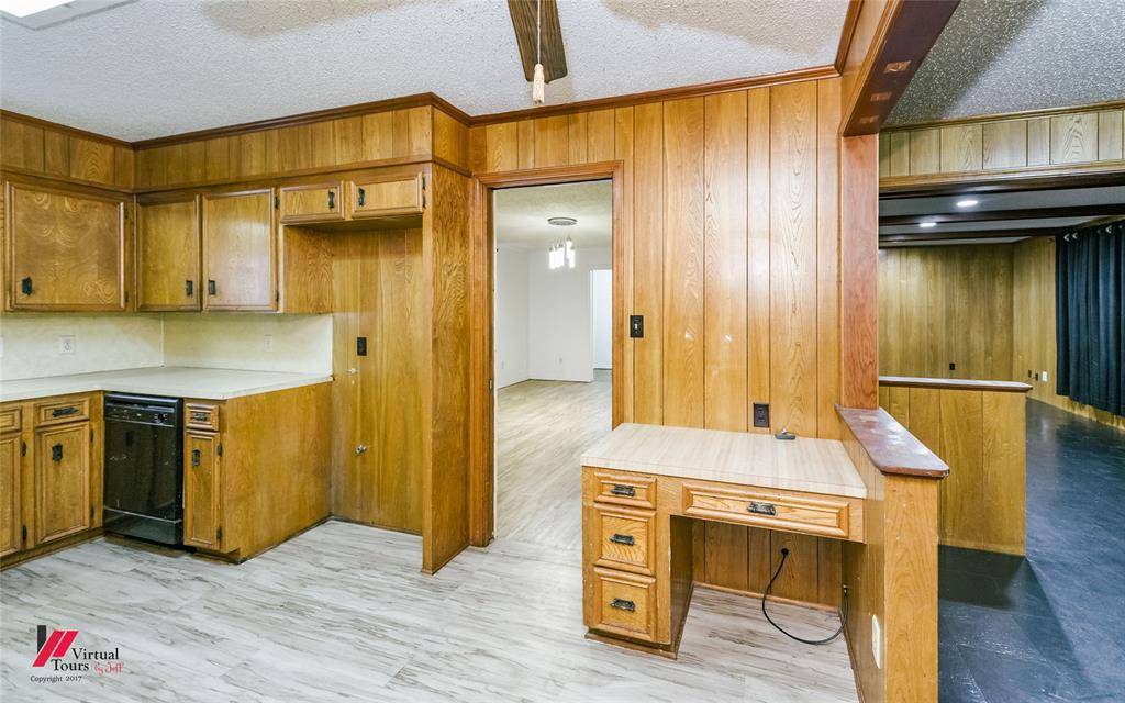 Shreveport, LA 71119,1806 Old Oaks Street