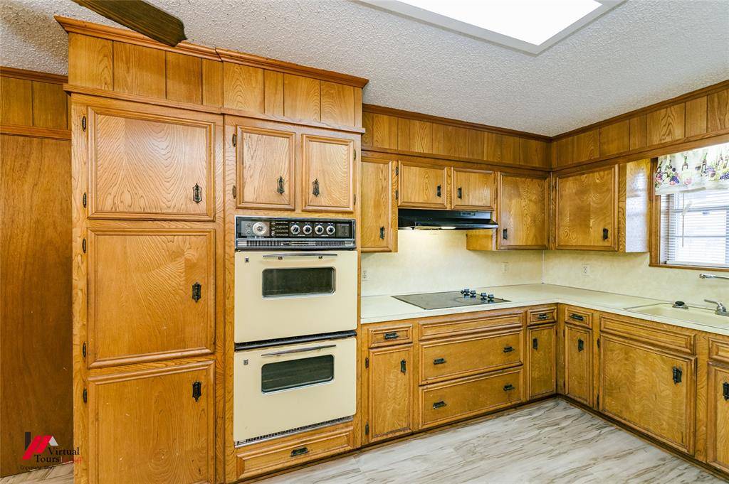 Shreveport, LA 71119,1806 Old Oaks Street