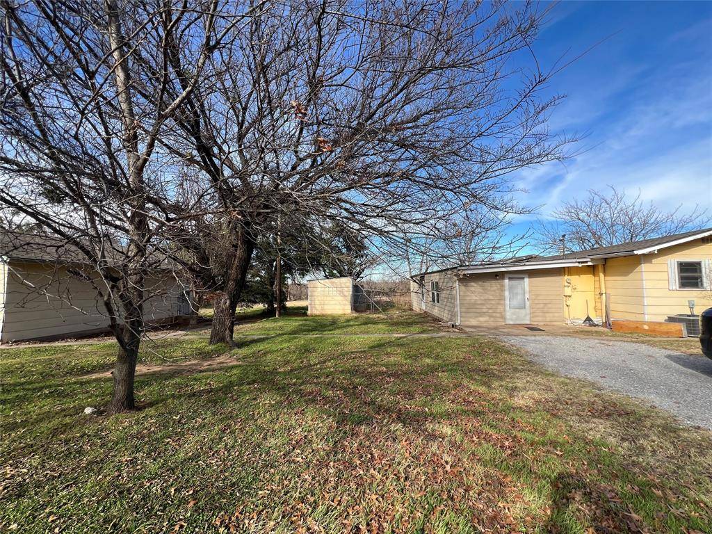 Henrietta, TX 76365,1110 W Gilbert