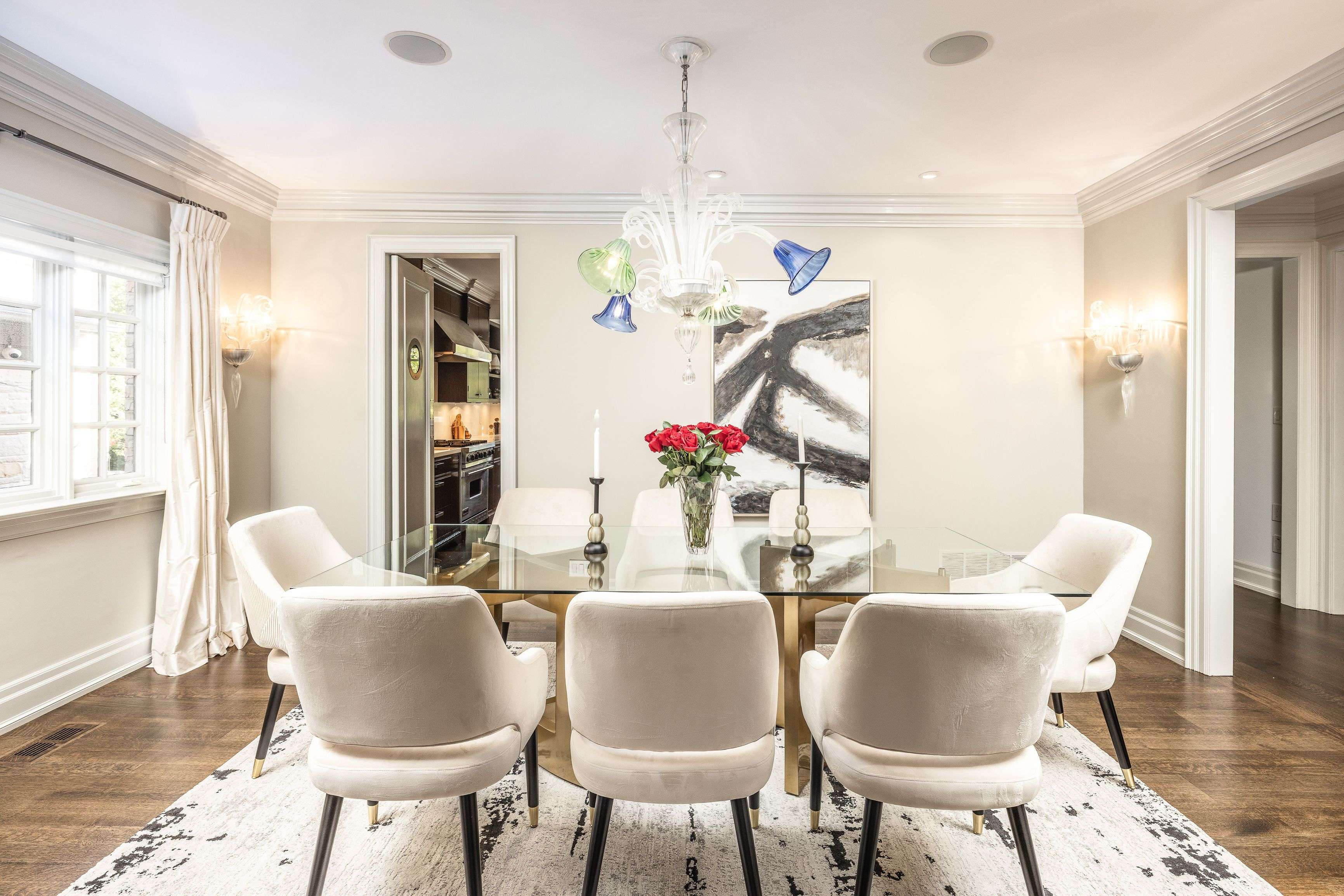 Toronto C12, ON M4N 1R8,27 Bayview Wood