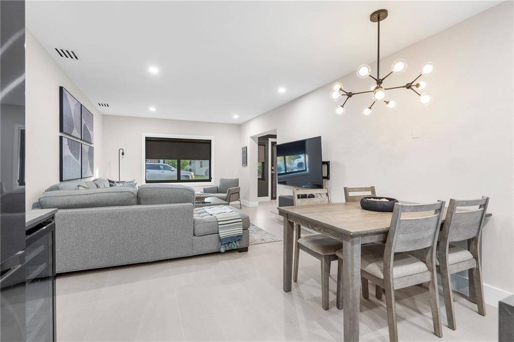 Wilton Manors, FL 33305,425 NE 25th St