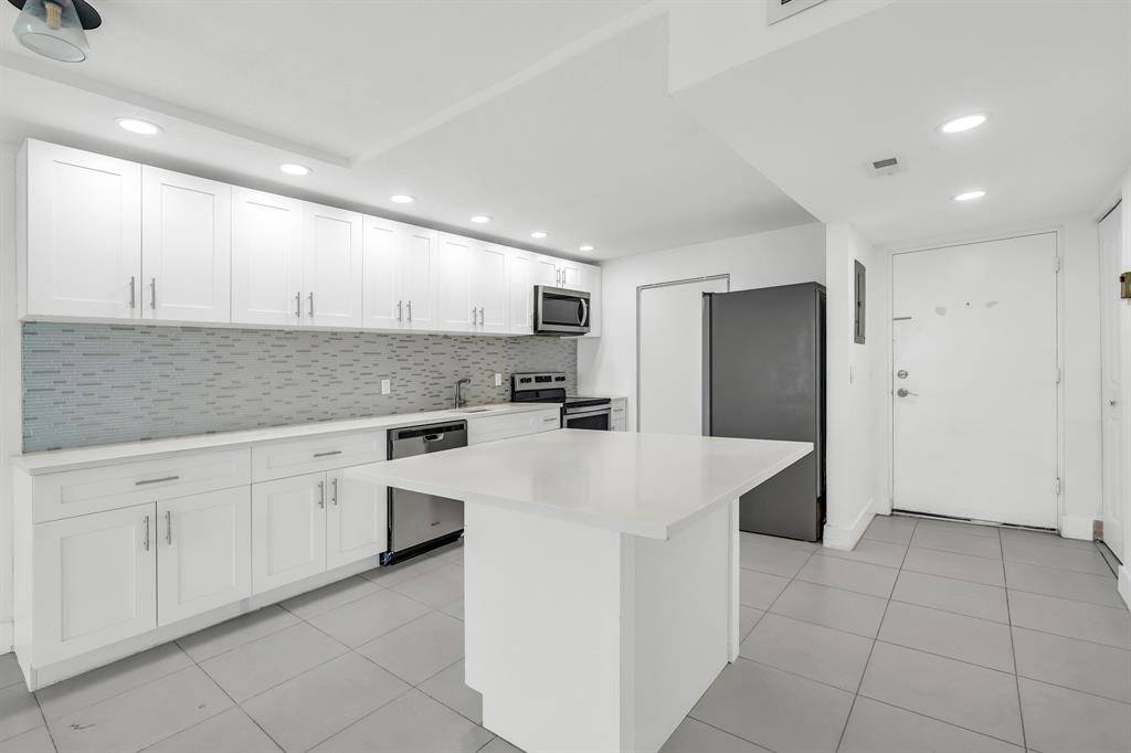 Boca Raton, FL 33487,5500 NW 2nd Ave #425