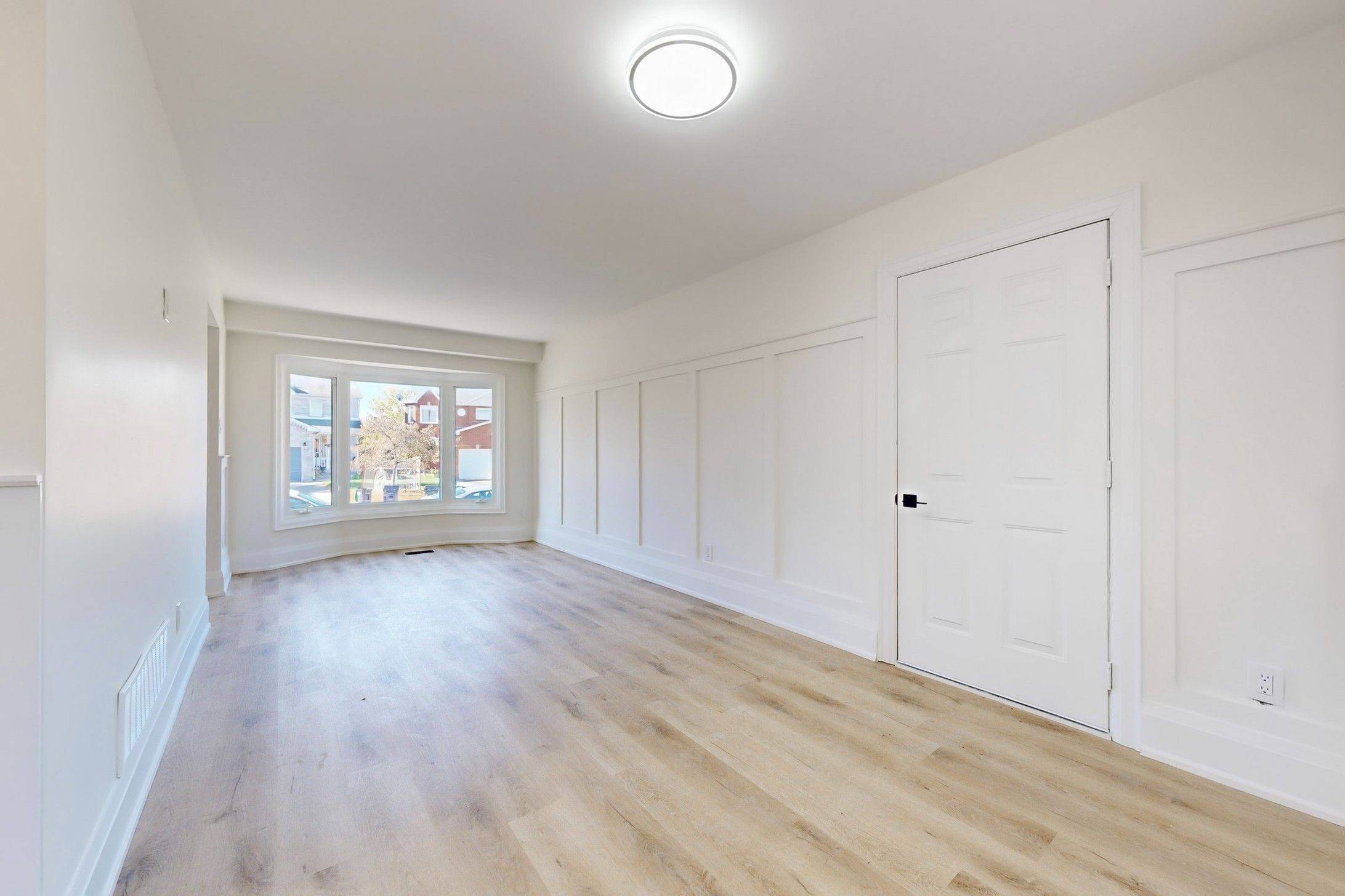 Innisfil, ON L9S 1Y6,2213 Chalmers CRES