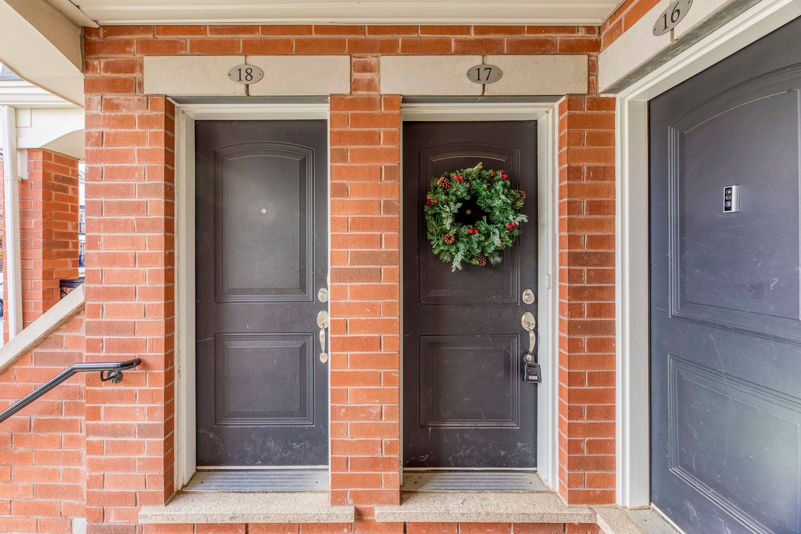 Oakville, ON L6H 0K1,2504 Post RD #17