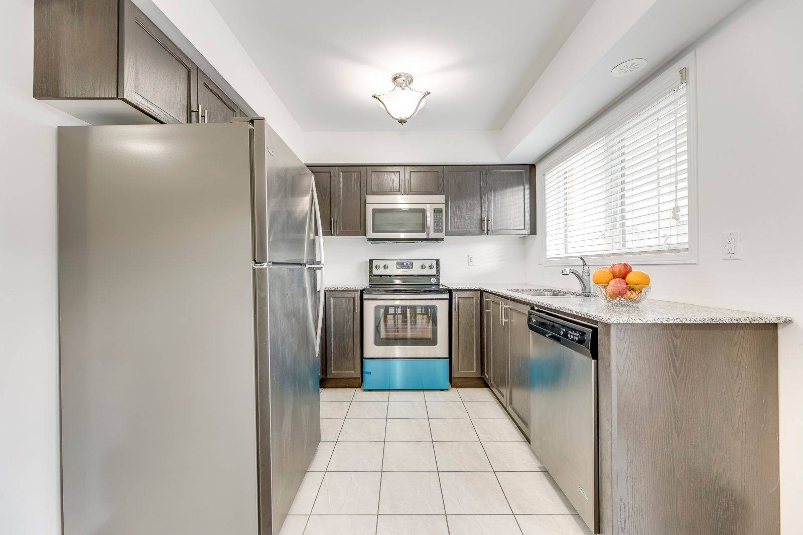 Oakville, ON L6H 0K1,2504 Post RD #17