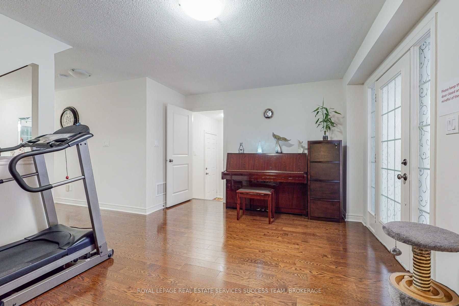 Caledon, ON L7C 3S2,14 McDevitt LN