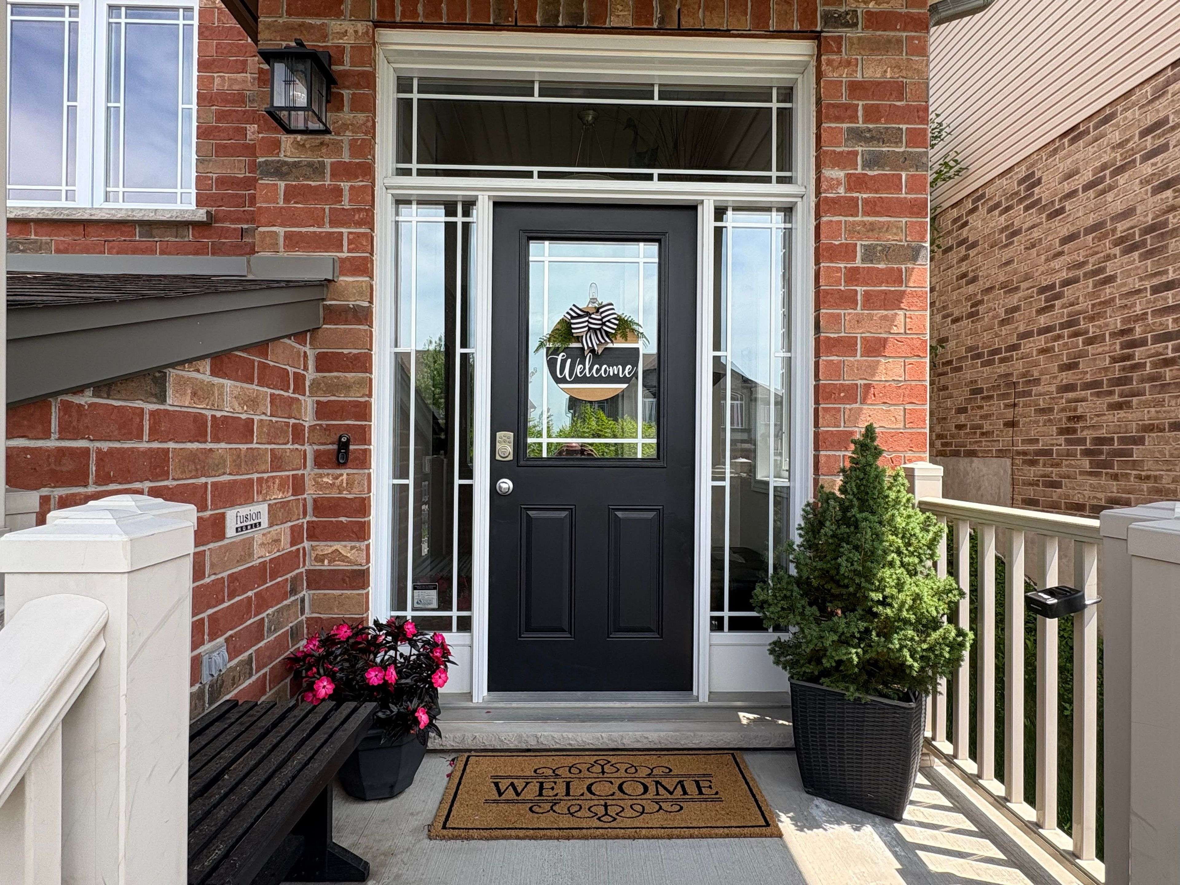 Guelph, ON N1E 0J5,102 Oakes CRES