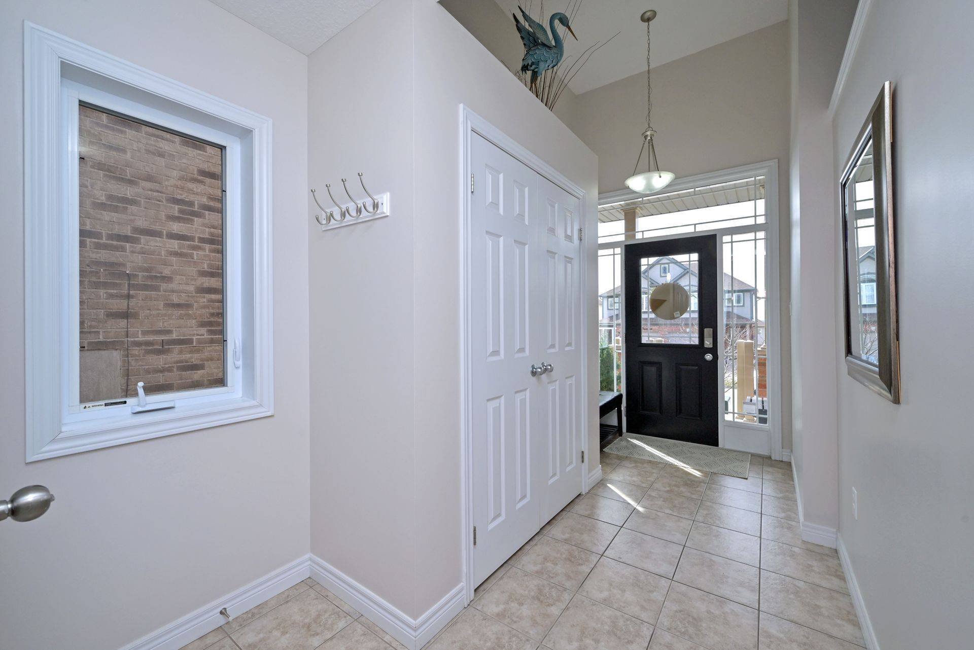 Guelph, ON N1E 0J5,102 Oakes CRES