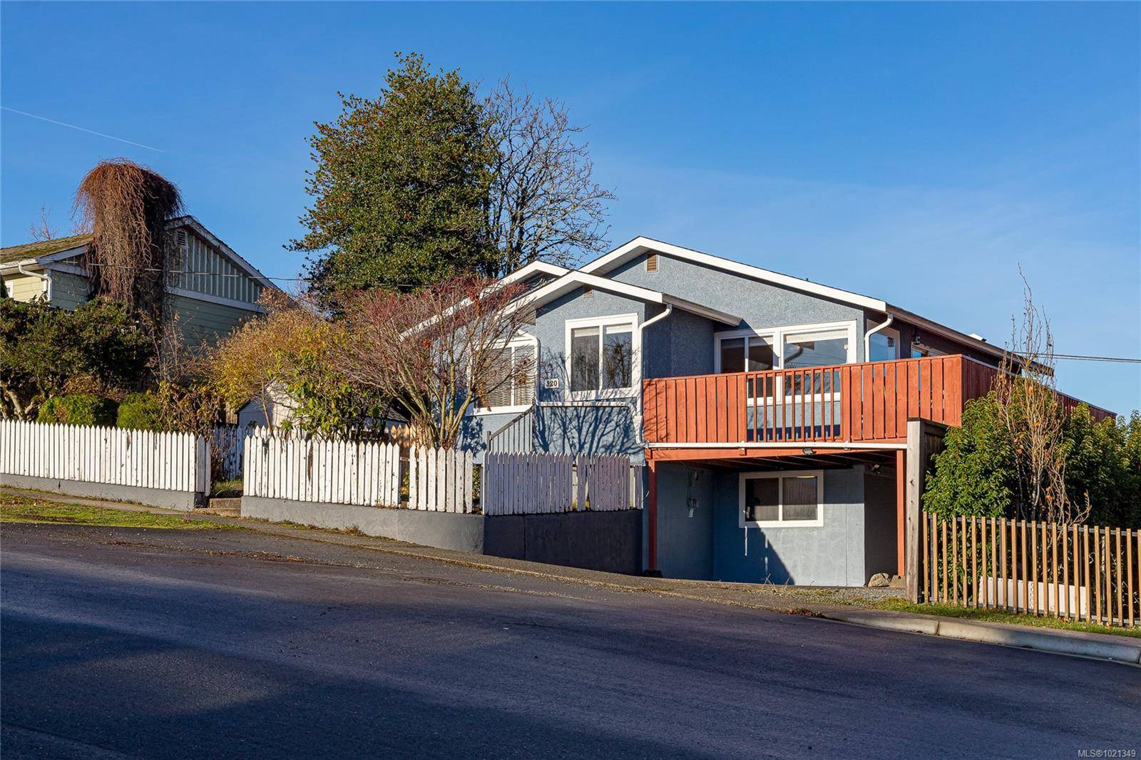 Ladysmith, BC V9G 1B1,320 Buller St