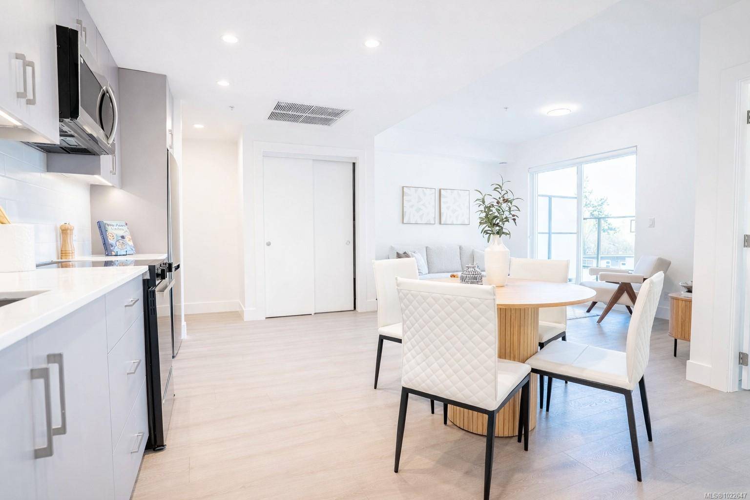 View Royal, BC V9B 7G9,258 Helmcken Rd #207