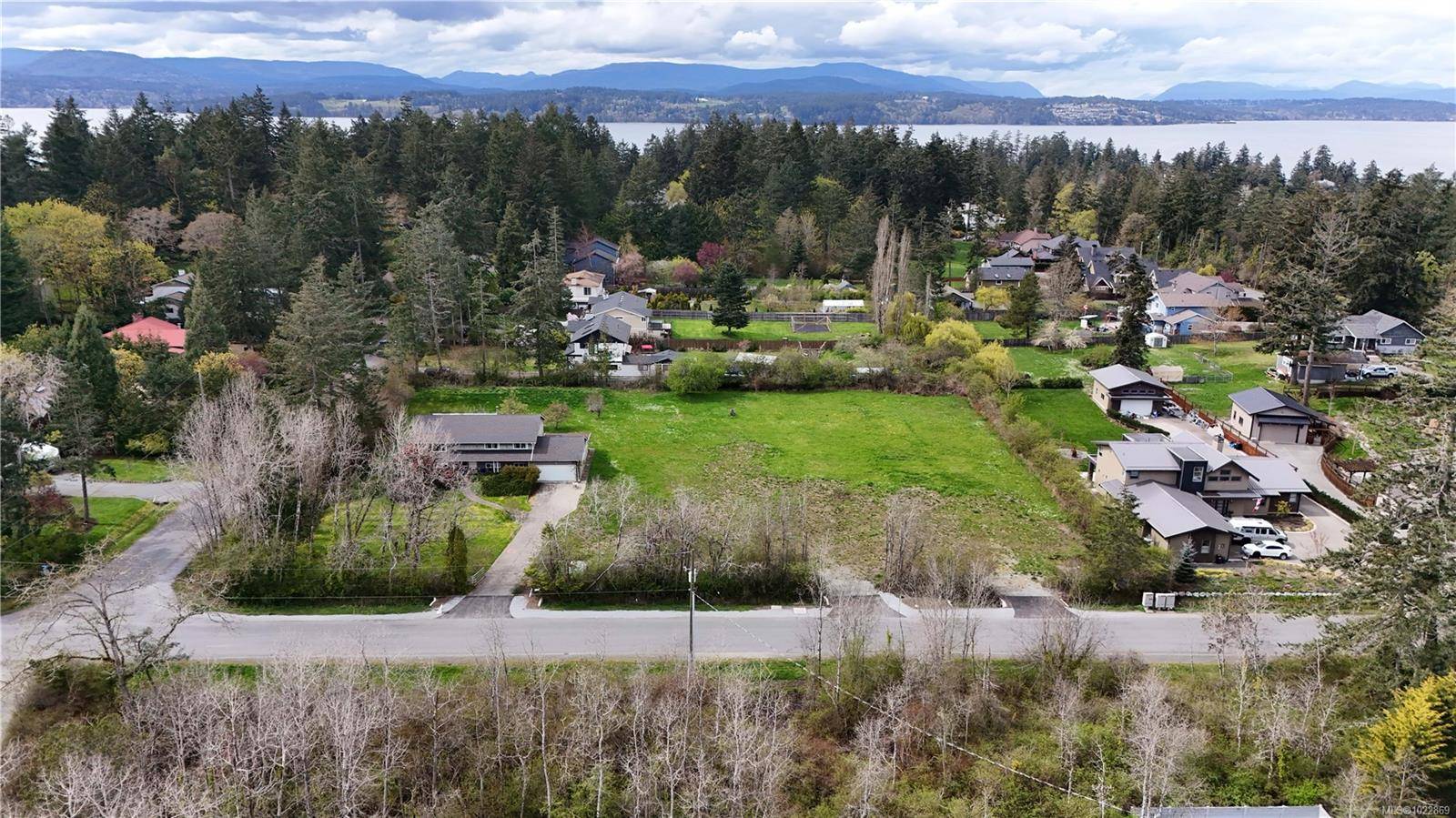 North Saanich, BC V8C 3C2,10814 Derrick Rd