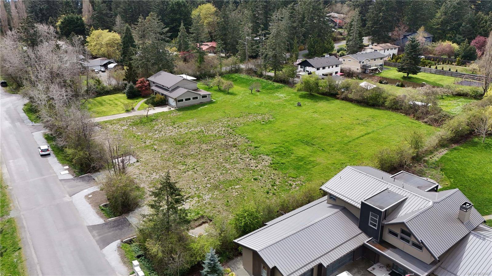 North Saanich, BC V8C 3C2,10814 Derrick Rd