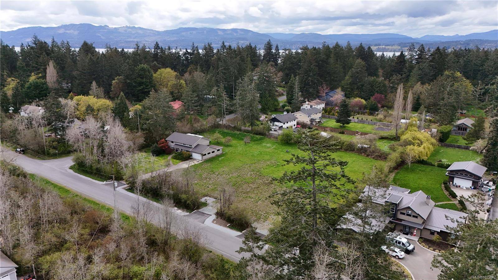 North Saanich, BC V8C 3C2,10826 Derrick Rd
