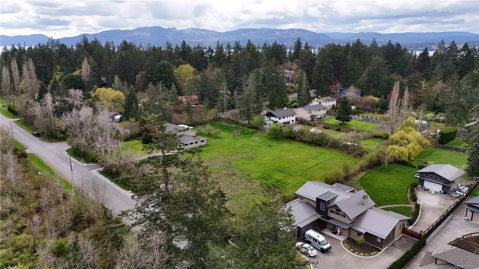 North Saanich, BC V8C 3C2,10826 Derrick Rd