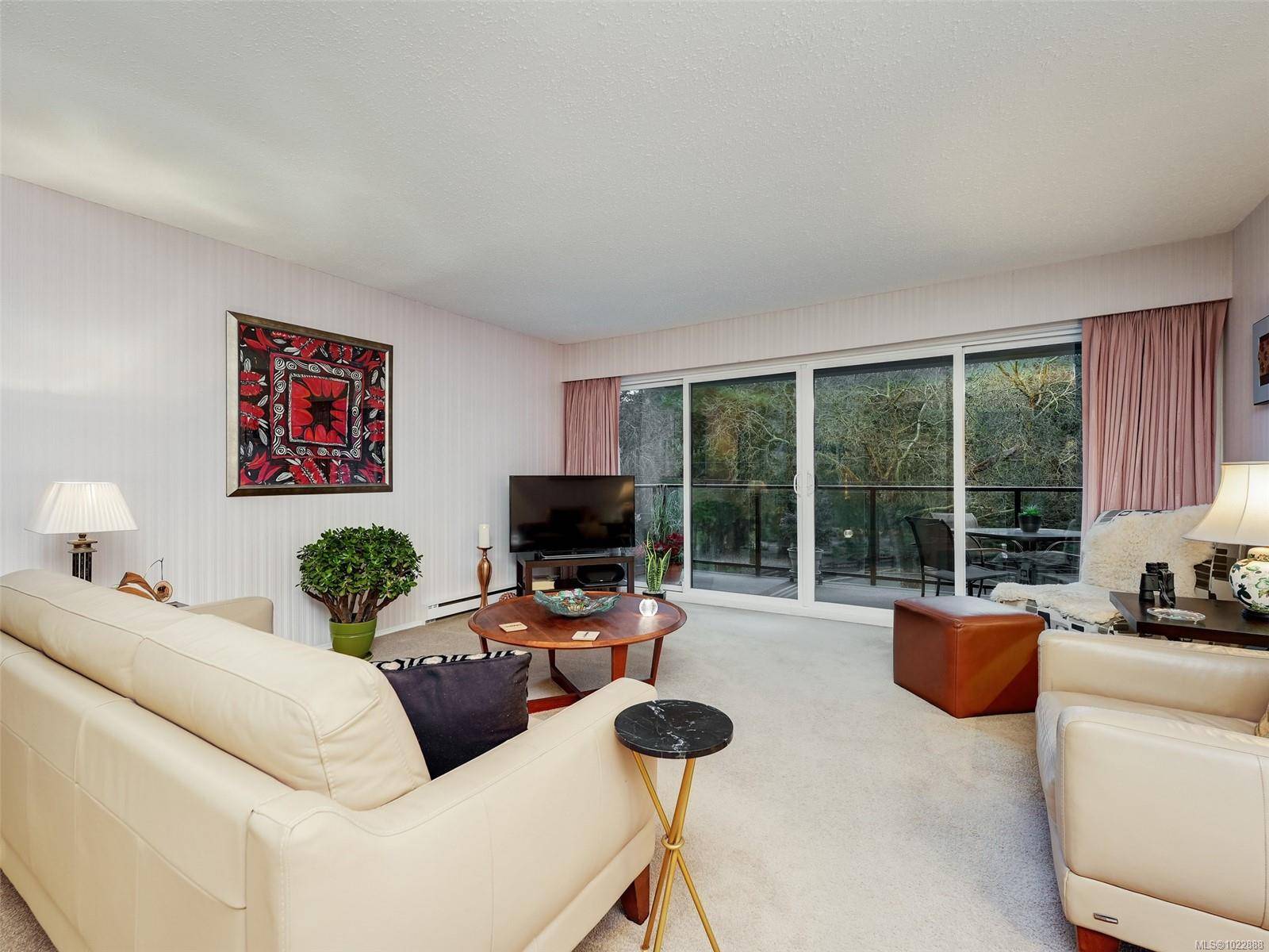 Victoria, BC V8V 2P2,280 Douglas St #306