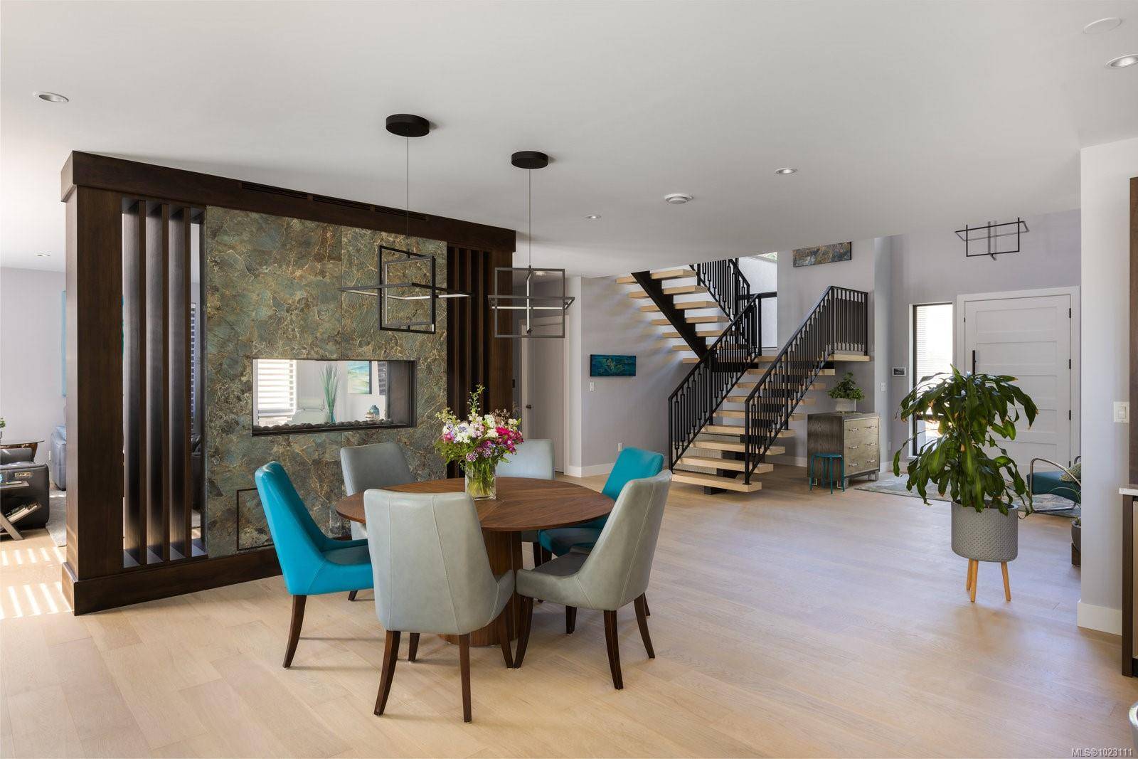 Saanich, BC V8Y 2P8,4673 Boulderwood Dr