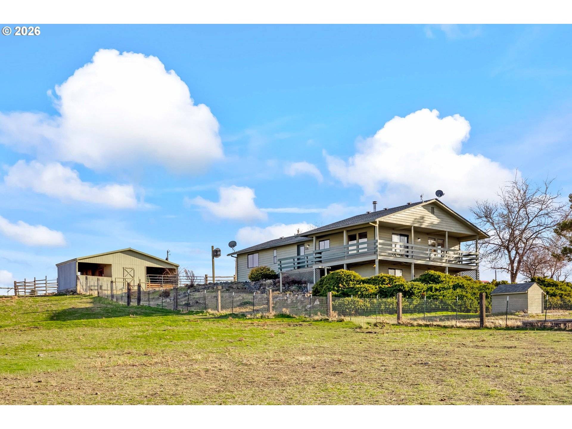 Madras, OR 97741,896 SE DOVER LN