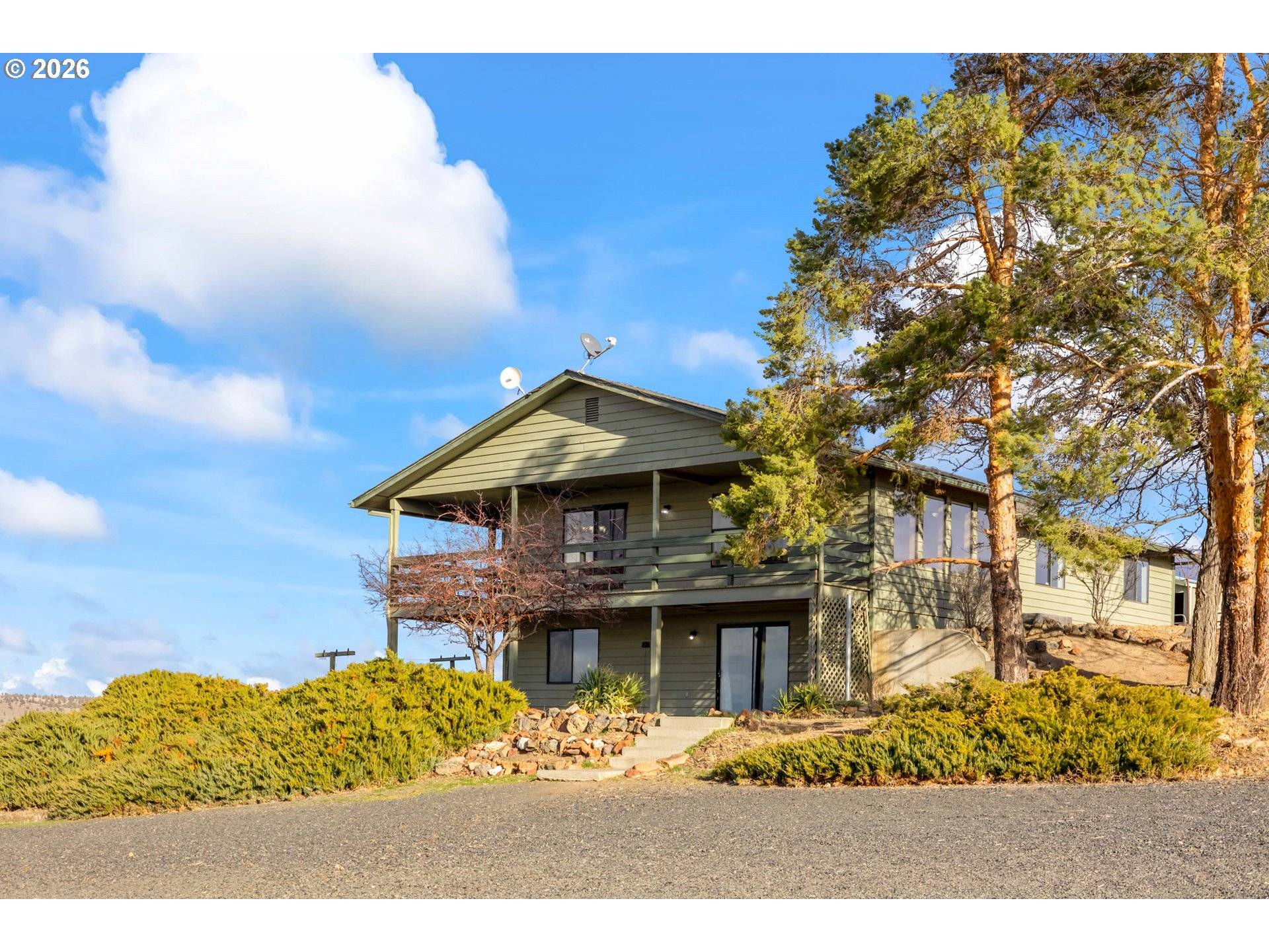 Madras, OR 97741,896 SE DOVER LN