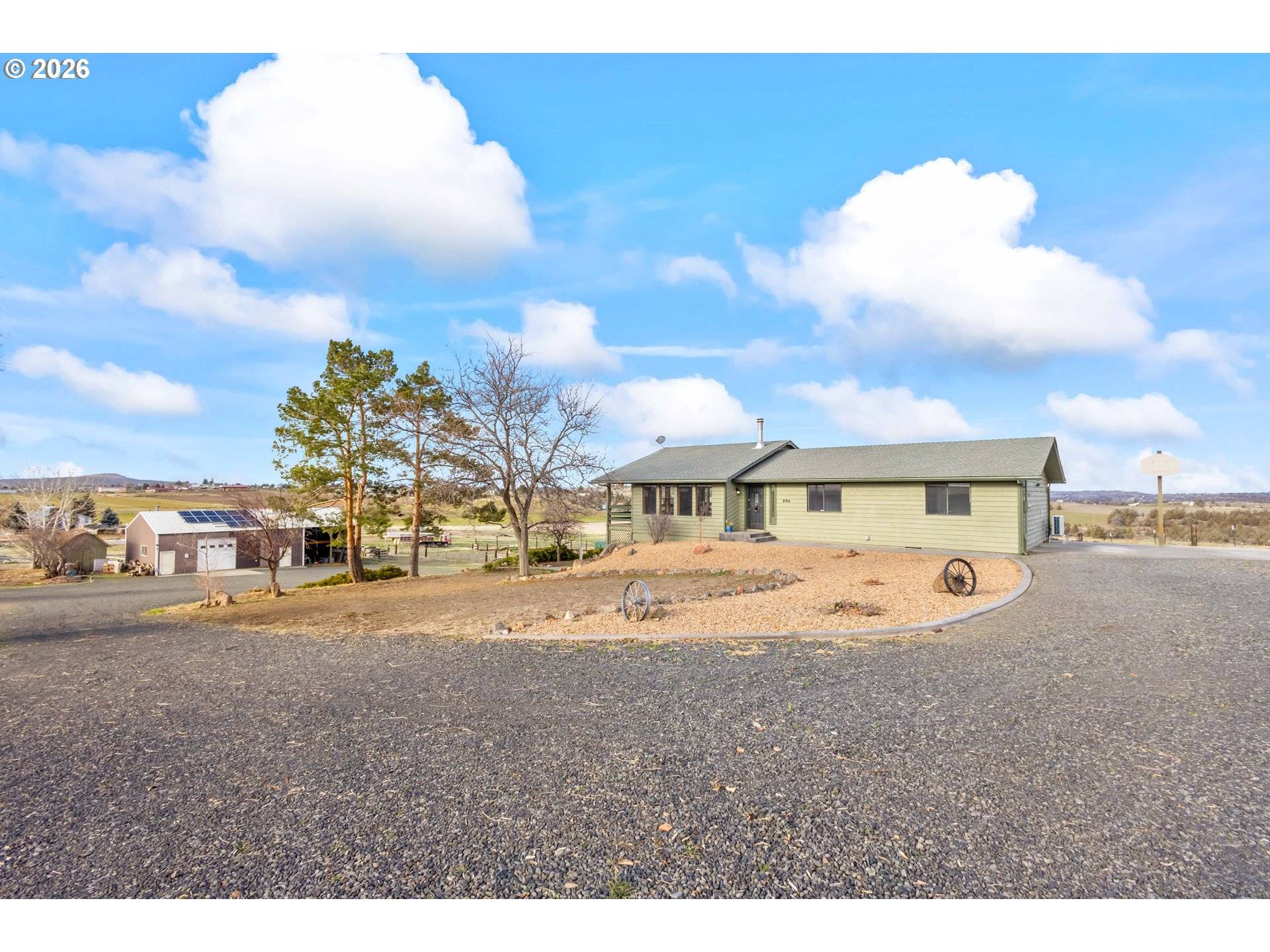 Madras, OR 97741,896 SE DOVER LN