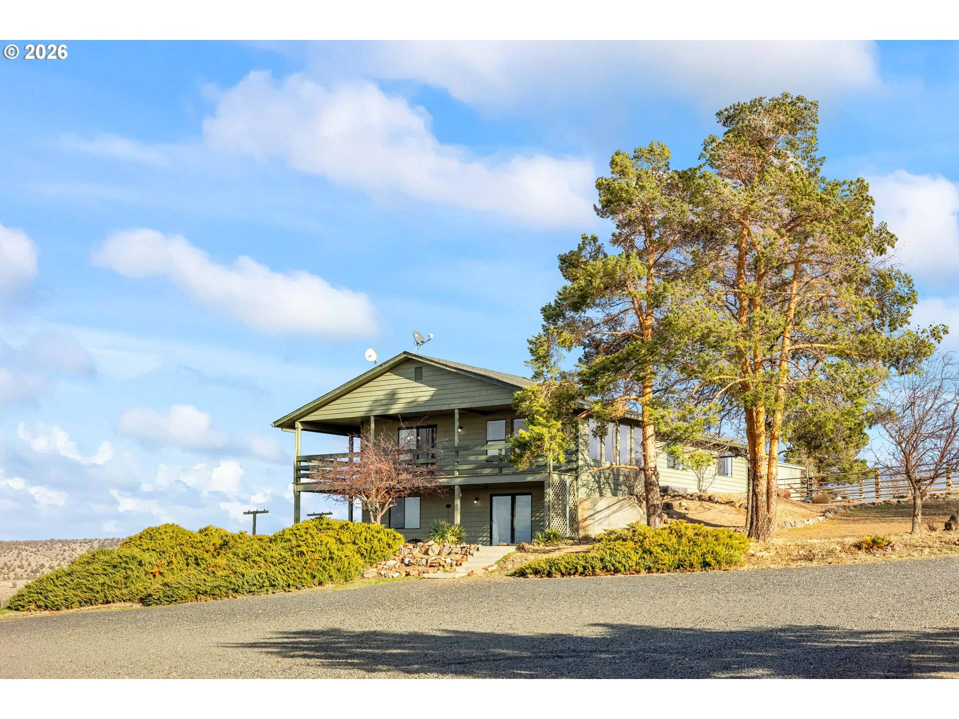 Madras, OR 97741,896 SE DOVER LN