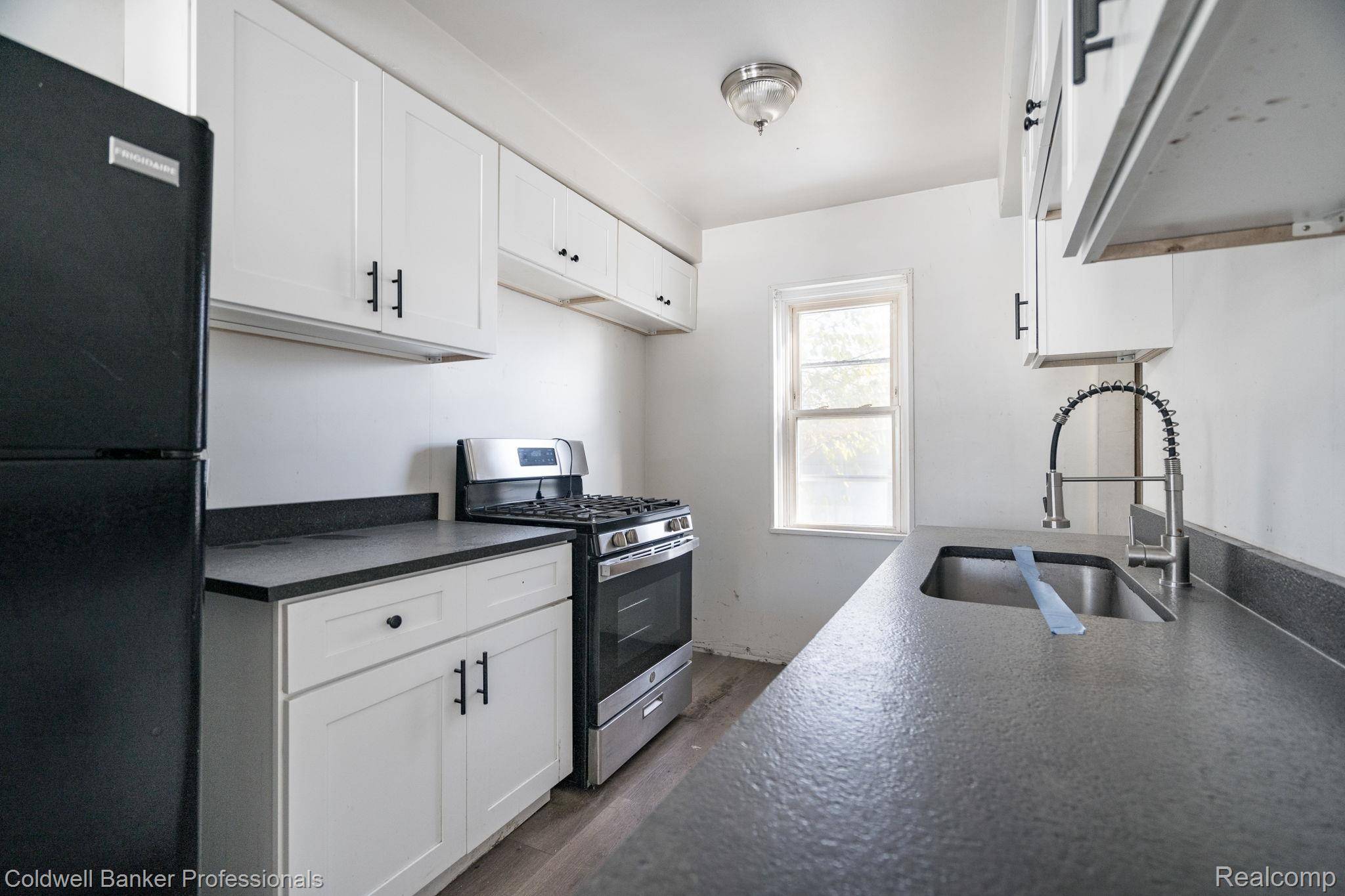 Hazel Park, MI 48030,23442 Melville AVE