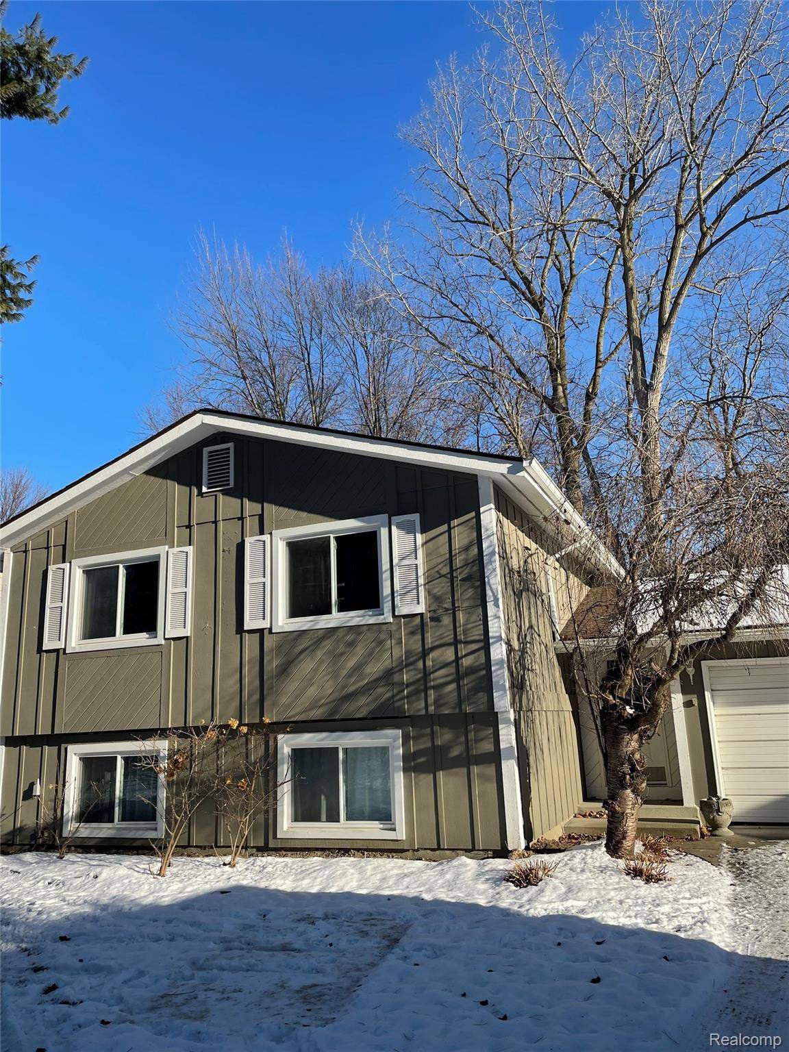 Harrison Township, MI 48045,27211 Hickory ST